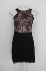 Vestido Thafeliê feminina preto com Renda e Forro