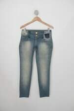 Calça Jeans republica feminina azul com Bordado
