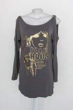 Blusa feminina cinza estampada com recortes e aplique