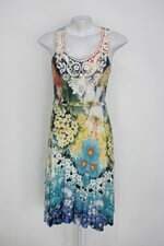 Vestido feminino estampado com Bordado