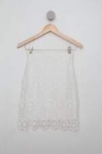 Saia feminina branco com Renda