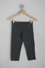 Calça corsário Esportiva feminina cinza com Cós com elástico