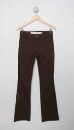 Calça de tecido jeanseria feminina marrom