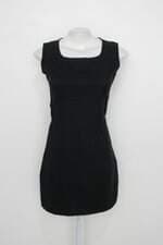 Vestido feminino preto com Nervura