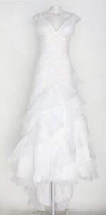 Vestido de Noiva feminino branco com Bojo e véu