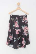 Saia Riachuelo feminina preta estampa floral