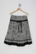Saia many many feminina cinza estampa floral com Renda