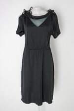 Vestido feminino preto com Recortes