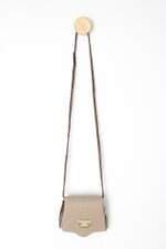 Bolsa fashion brazil feminina marrom com Logo metalizado