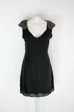 Vestido lezalez feminino preto com Patch e Recortes