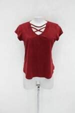 Blusa básica tudo de bom feminina vinho com Tiras