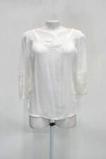 Blusa feminina branca com Recortes
