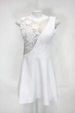 Vestido feminino branco com Bojo e Bordado