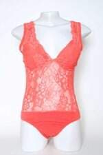 Body lingerie feminino coral com bojo e recortes