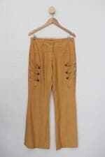 Calça de tecido amarela lais david