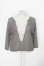 Blusa feminina estampada com Bordado