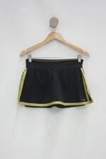 Shorts Saia Esportivo feminino preto com Recortes e elástico no cós