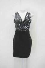 Vestido feminino preto com Recortes