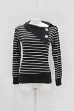 Blusa urban club feminina listrada com Aplique e Sobreposição