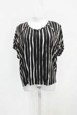 Blusa renner feminina preta estampada com Aplique