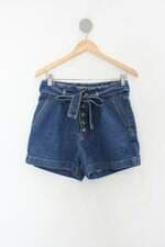 Shorts jeans c&a feminino azul com Pregas e Faixa na Cintura