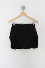 Shorts Saia isa caritá feminino preto com Recortes