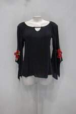 Blusa feminina preta com Bordado
