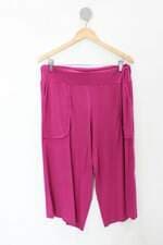 Calça de tecido feminina rosa com elástico no cós