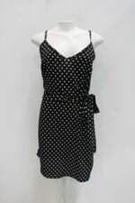 Vestido feminino preto com poás 