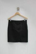 Saia feminina preta com Fenda