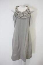 Vestido feminino cinza com Babado