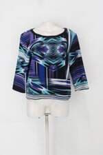 Blusa feminina preta estampada