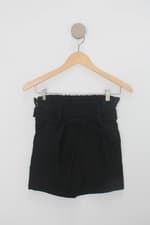 Shorts feminino preto com Faixa na Cintura