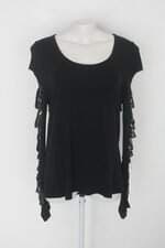Blusa look básico feminina preta com Bordado e Recortes