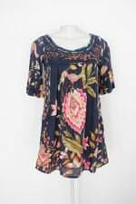 Bata feminina floral com Pregas e Bordado