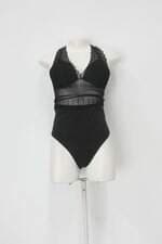 Body feminino preto com Bojo e Recortes