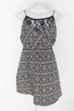 Vestido feminino estampado com Renda