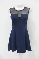 Vestido feminino azul com Recortes e Tule