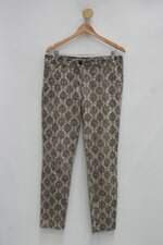 Calça de tecido feminina  bege estampada