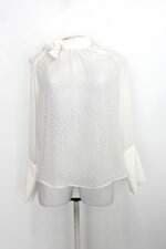 Camiseta dot. clothing feminina branca com fendas nos ombros