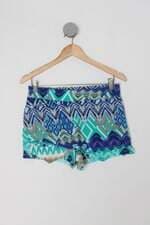 Shorts feminino estampado com Sobreposição