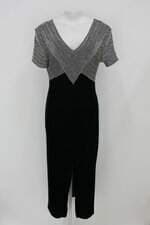 Vestido feminino preto com Recortes