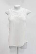 Blusa feminina branca com Renda e Recortes