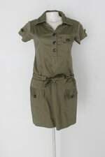 Vestido feminino verde com Nervura e Faixa na Cintura