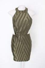 Vestido feminino verde com Bojo e Recortes
