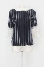 Blusa riachuelo feminina azul estampada com Renda