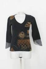 Blusa bik bok feminina preta com Bordado