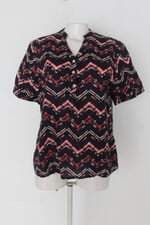 Blusa feminina azul marinho estampada