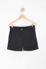 Shorts feminino preto com listras verticais 