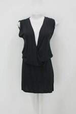 Vestido feminino preto com Recortes